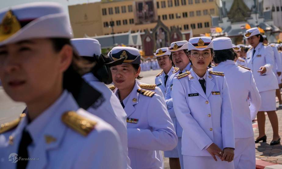 کارمندان دولت در روز تاجگذاری.