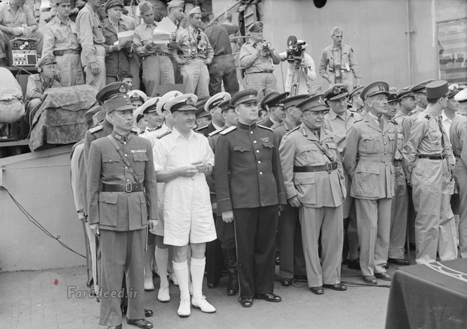 مقامات نظامی ژاپن و متفقین بر عرشه ناو