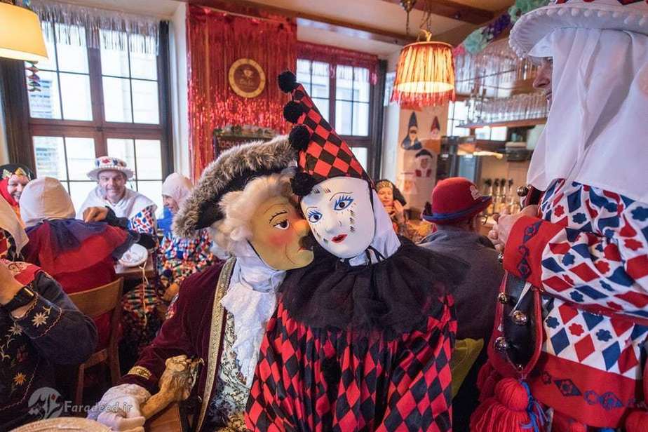 کارناوال با لباس سنتی.(سوئیس)