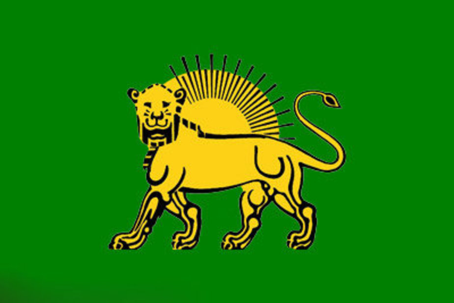 مهم‌ترین و اصلی‌ترین پرچم دوران صفویه (نشان شیر و خورشید برای اولین بار به طور رسمی از اینجا وارد پرچم ایران شد.) 