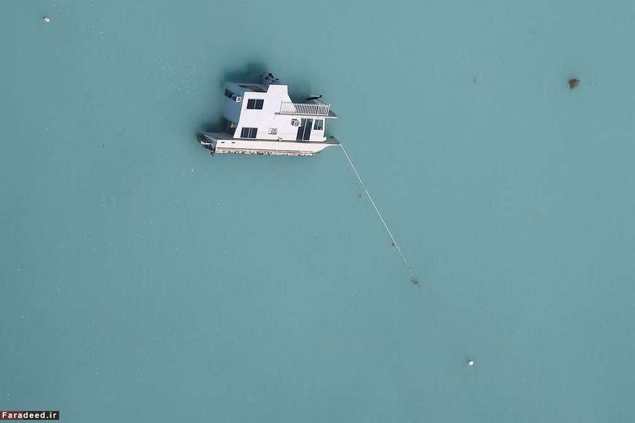 قایق واژگون پس از توفان ایرما در فلوریدا