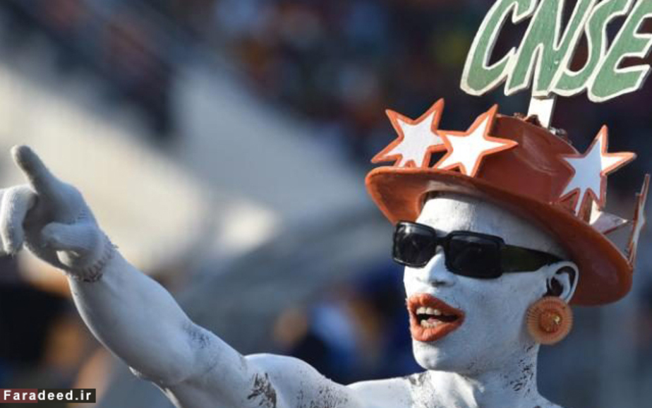 هوادار تیم فوتبال ساح عاج در دیدار ساحل عاج و گابن