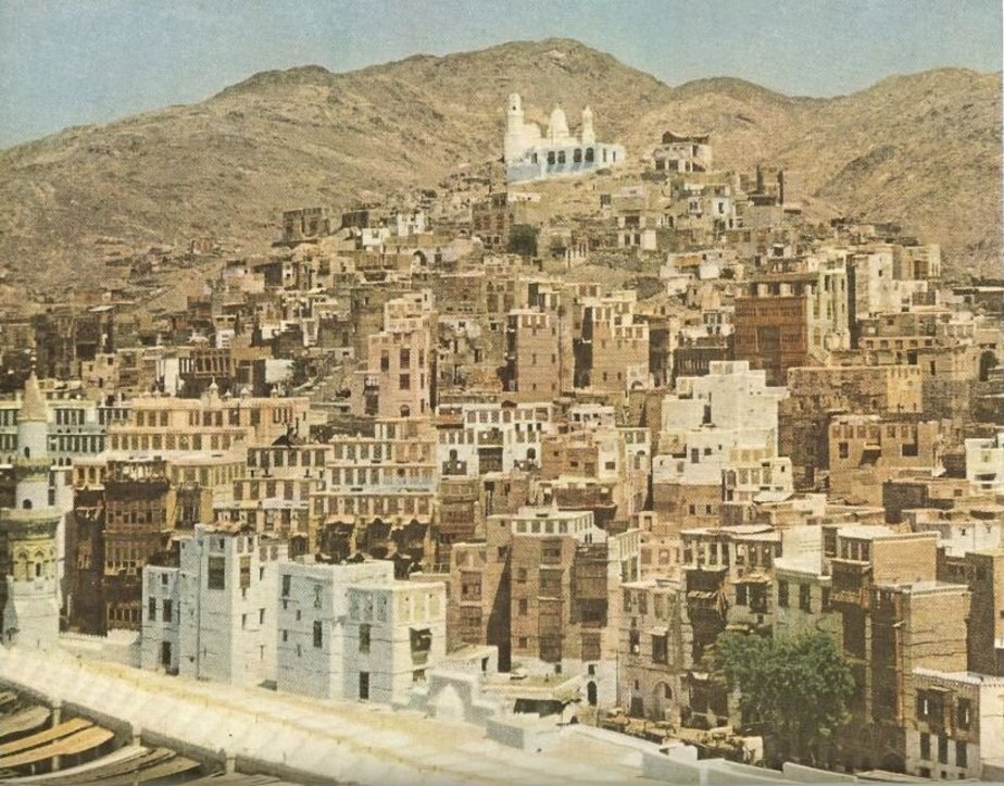 شهر مكه در سال ۱۳۳۲ شمسی هم رونق خاص خود را داشته است 