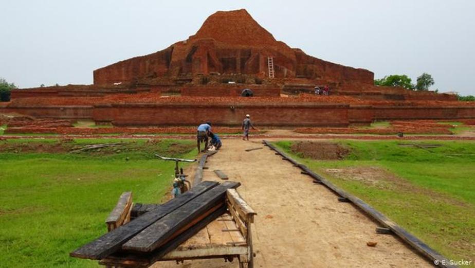 نیایشگاه بودایی سمپور (بنگلادش) 
