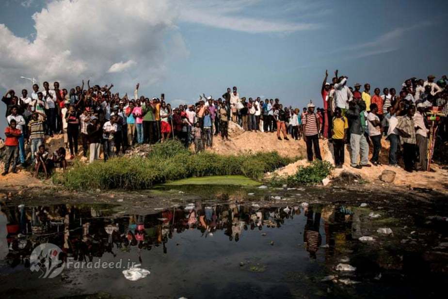 کمپین انتخاباتی در کنگو که منتظر نامزد انتخابی خود برای سخنرای هستند