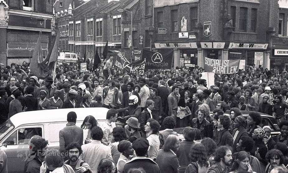 تجمع مخالفان نژاد پرستی در چهارراه کراس رود و لویشام وی