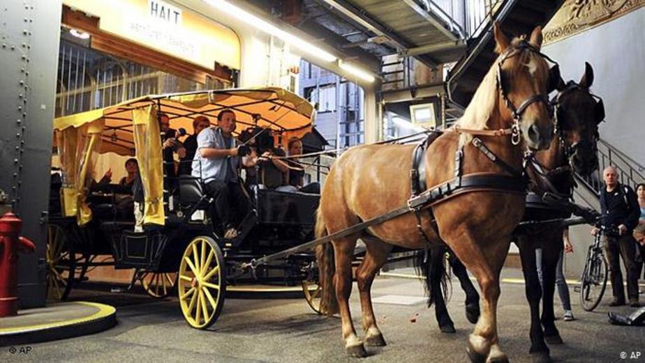 تونل هامبورگ که در سال ۱۹۱۱ ساخته شده بیش از ۴۲۶ متر طول دارد