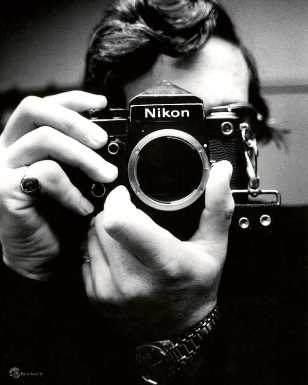 پرتره‌ای از تونی مک‌گراث، سردبیر بخش عکاسی روزنامه آبزرور، دسامبر سال 1975. 