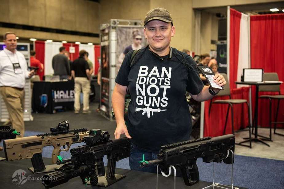 کوبی ادنسترون، یک کارگر ساختمانی 19 ساله که قصد دارد به استخدام ارتش درآید