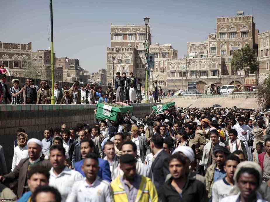 تشییع قربانیان حمله هوایی عربستان در صنعا