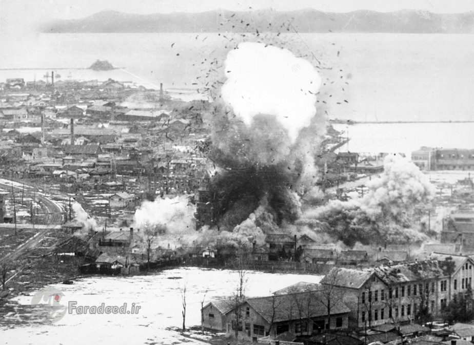 انفجار انبار تدارکات و تجهیزات کره شمالی در یک بندرگاه ساحل شرقی پس از بمباران توسط جنگنده‌های B۲۶ ارتش آمریکا. سال 1951