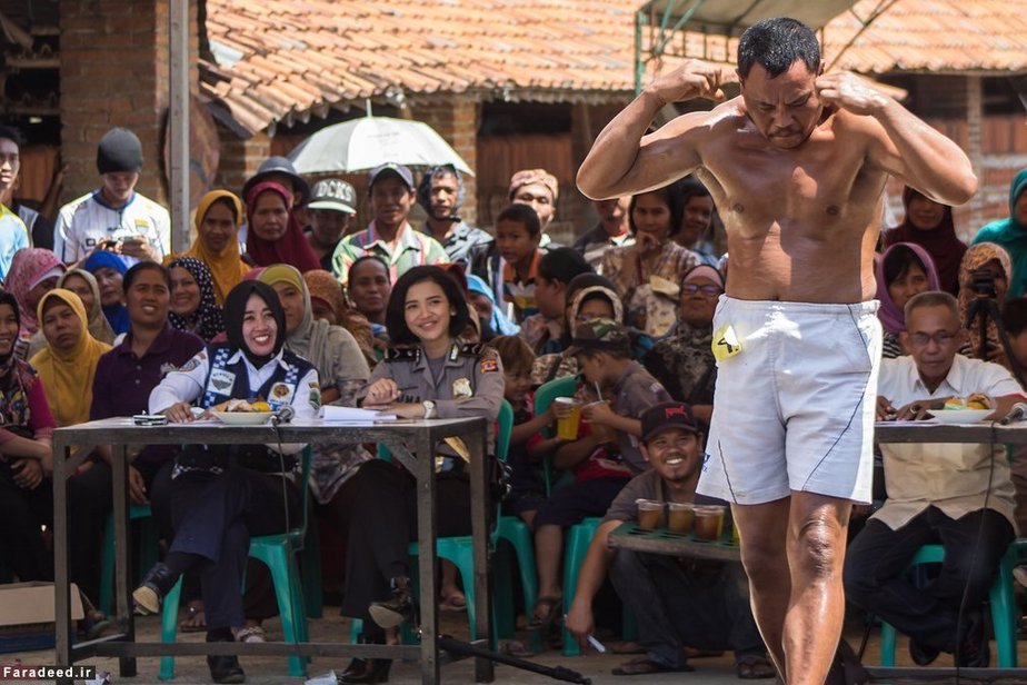 مسابقه نشان دادن قدرت در اندونزی