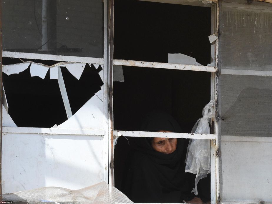 پنجره شکسته بیمارستان پس از انفجار بمب در پاکستان