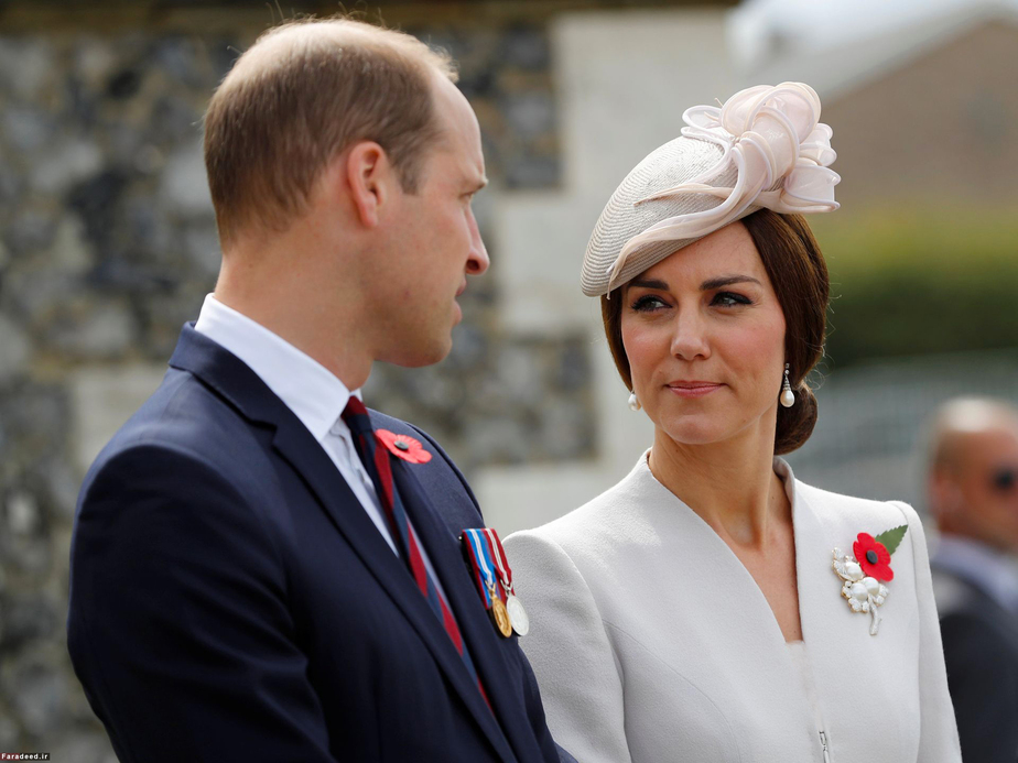 ویلیام و کیت در بازدید از گورستان مربوط به جنگ جهانی اول 