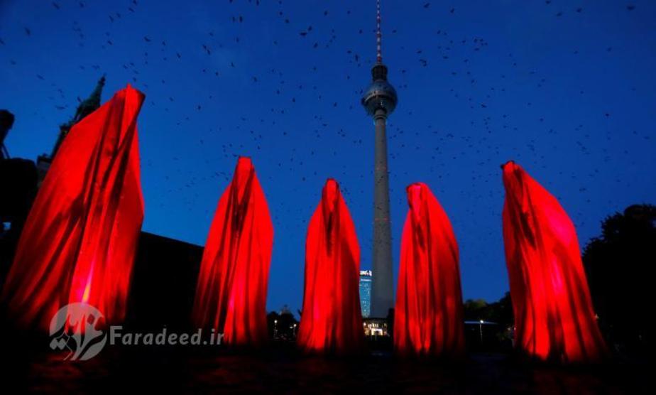 آلمان| نورانی کردن برج تلویزیون در خلال جشنواره نور ها در برلین