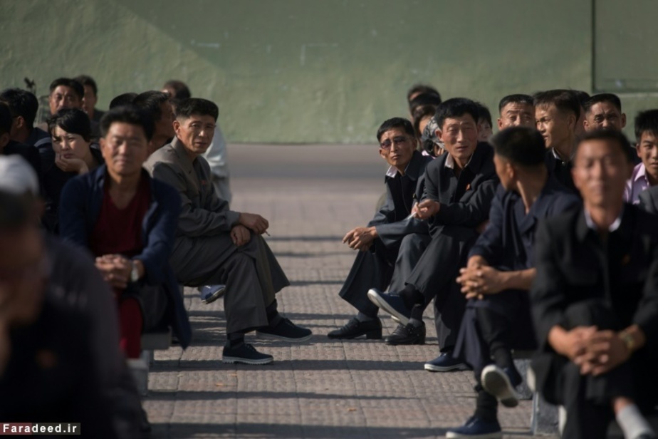 گوش دادن به بیانیه رهبر کره شمالی در پیونگ یانگ