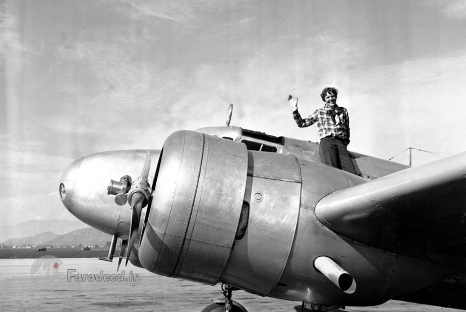 عکس یادگاری آملیا با هواپیمای